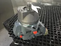 Liebherr Fahrmotor Entantrieb