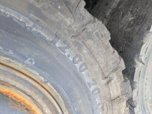 Liebherr Volrubberbanden 12.00-20