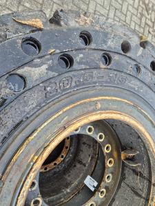 Liebherr Banden 20.5-25 Set