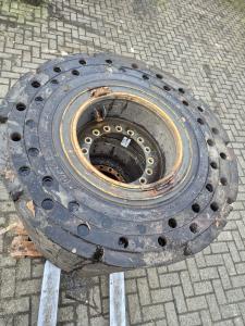 Liebherr Banden 20.5-25 Set