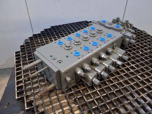 Liebherr Blocco valvole