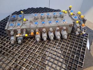 Liebherr Bloc de soupapes