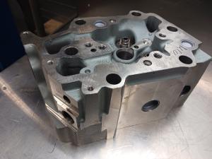 Liebherr Zylinderkopf