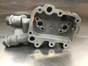 Liebherr Carter de refroidisseur d'huile