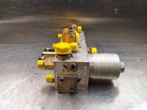 Liebherr Oil Pilot Valve