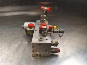 Liebherr Oil Pilot. Valve